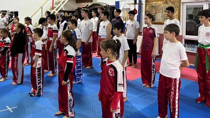 Körfezli kick boksçular birlikte antrenman yaptılar